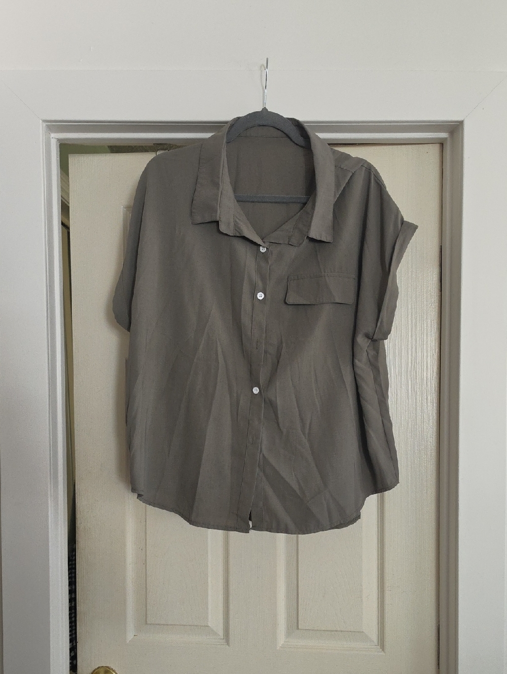 SHEIN Olive Green Short Sleeve Button-Up Blouse